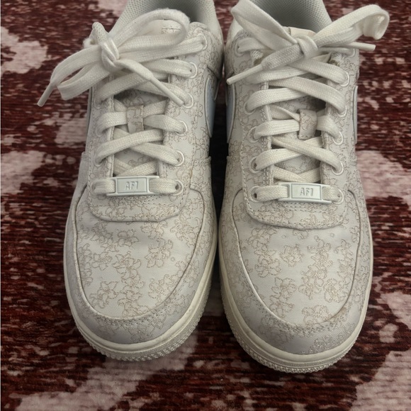 Nike Women’s Air Force 1 ‘07 SE Shoe floral white NWOT - Picture 6 of 7